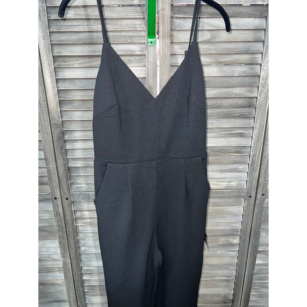 LuLus Black Cropped Jumpsuit Adjustable Strap Stretch Medium NWT - Picture 9 of 10